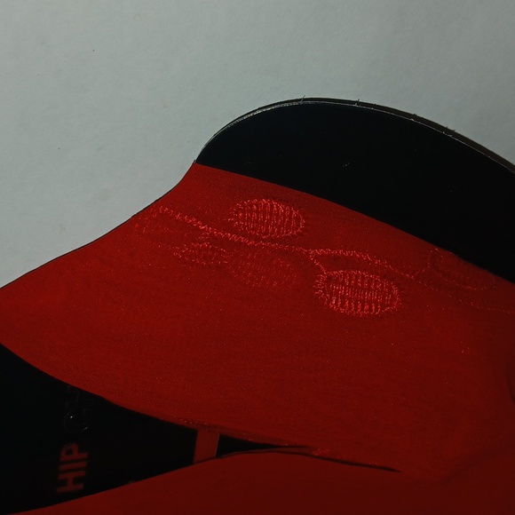 Hip Chickl Red Scallop Scarf NWT - Picture 3 of 6